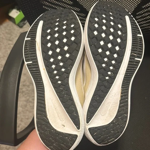 Nike Tan and White Running Shoes - Picture 8 of 9